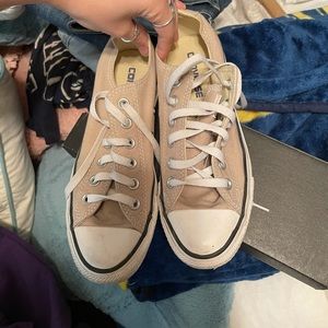 tan low converse